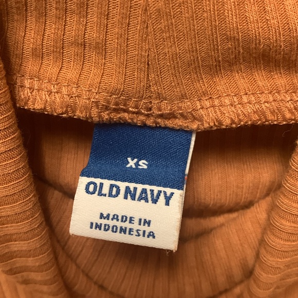 Old Navy turtleneck top - Picture 2 of 6